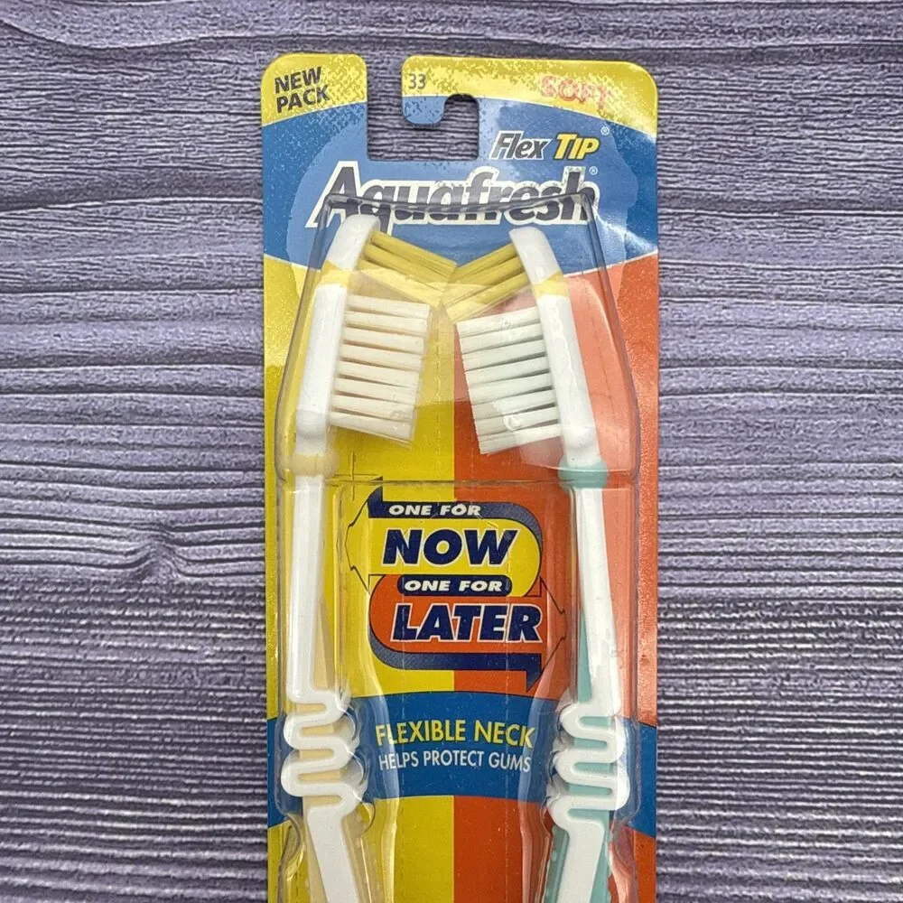 2 Pack Vintage Aquafresh Flexible Neck Flex Tip Soft Toothbrush #31 2002 NEW NOS